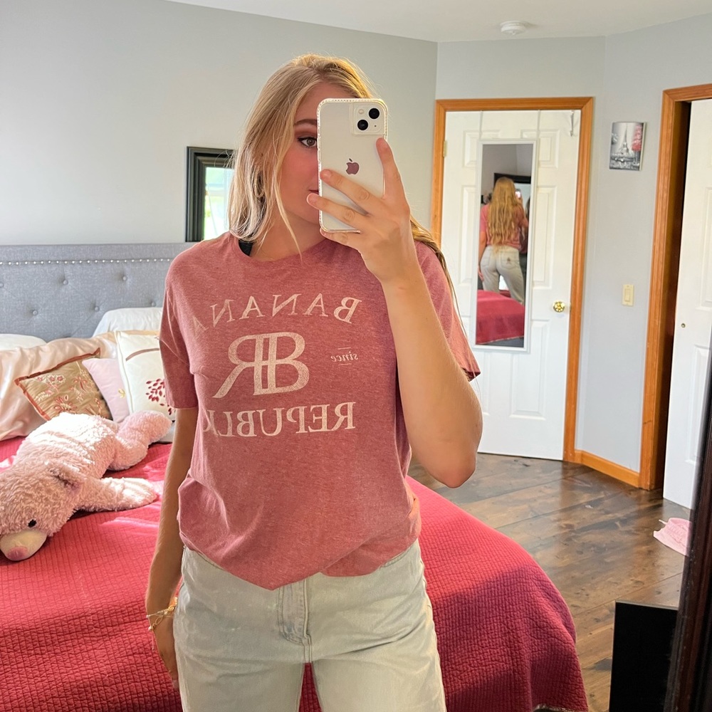 Banana Republic tee